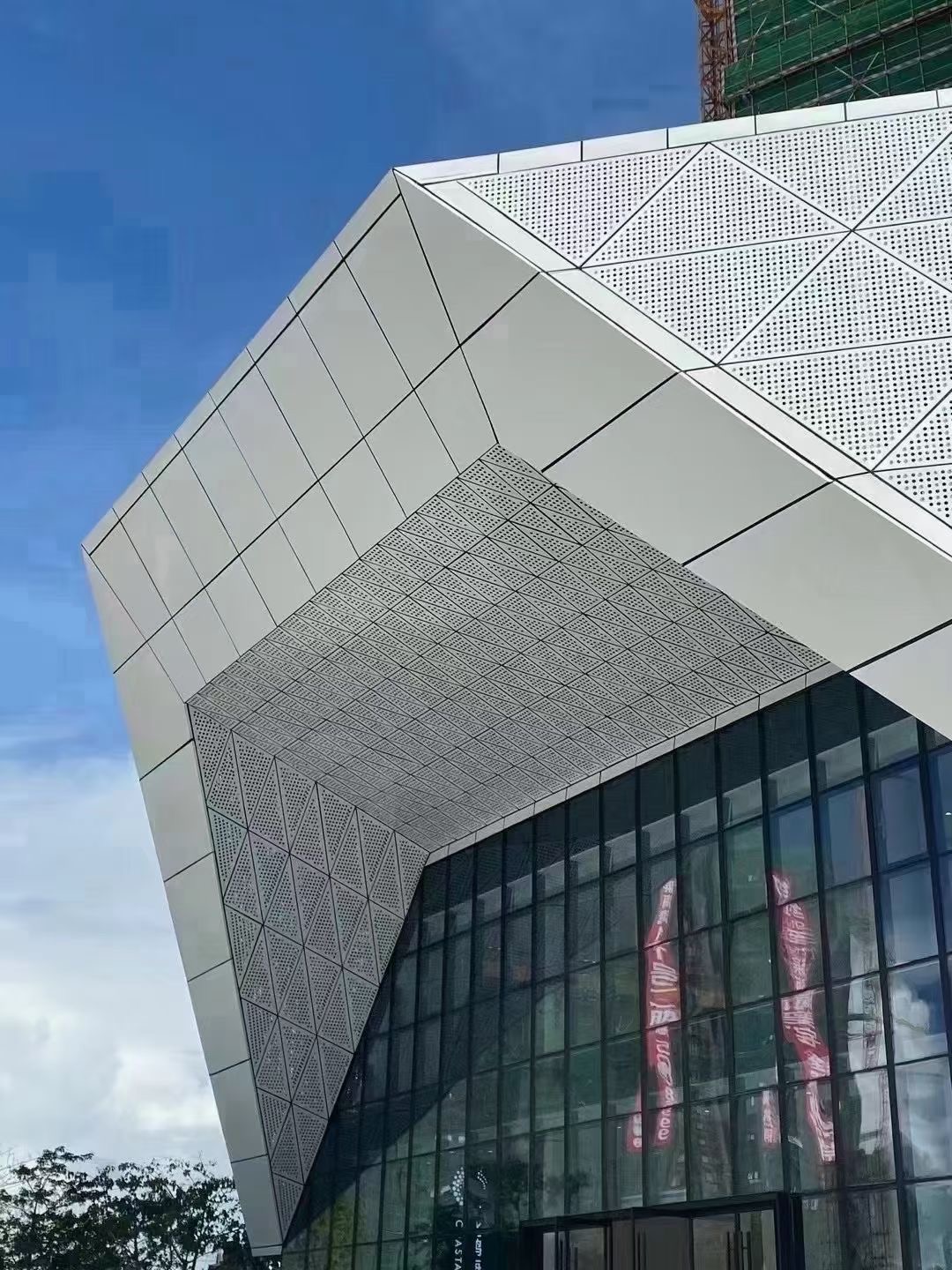門頭幕（mù）牆鋁單板